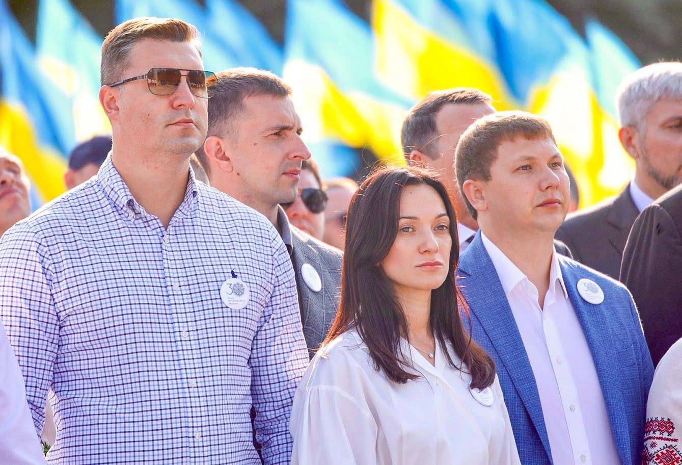 В Кривом Роге на флагшток-великан подняли Государственный Флаг