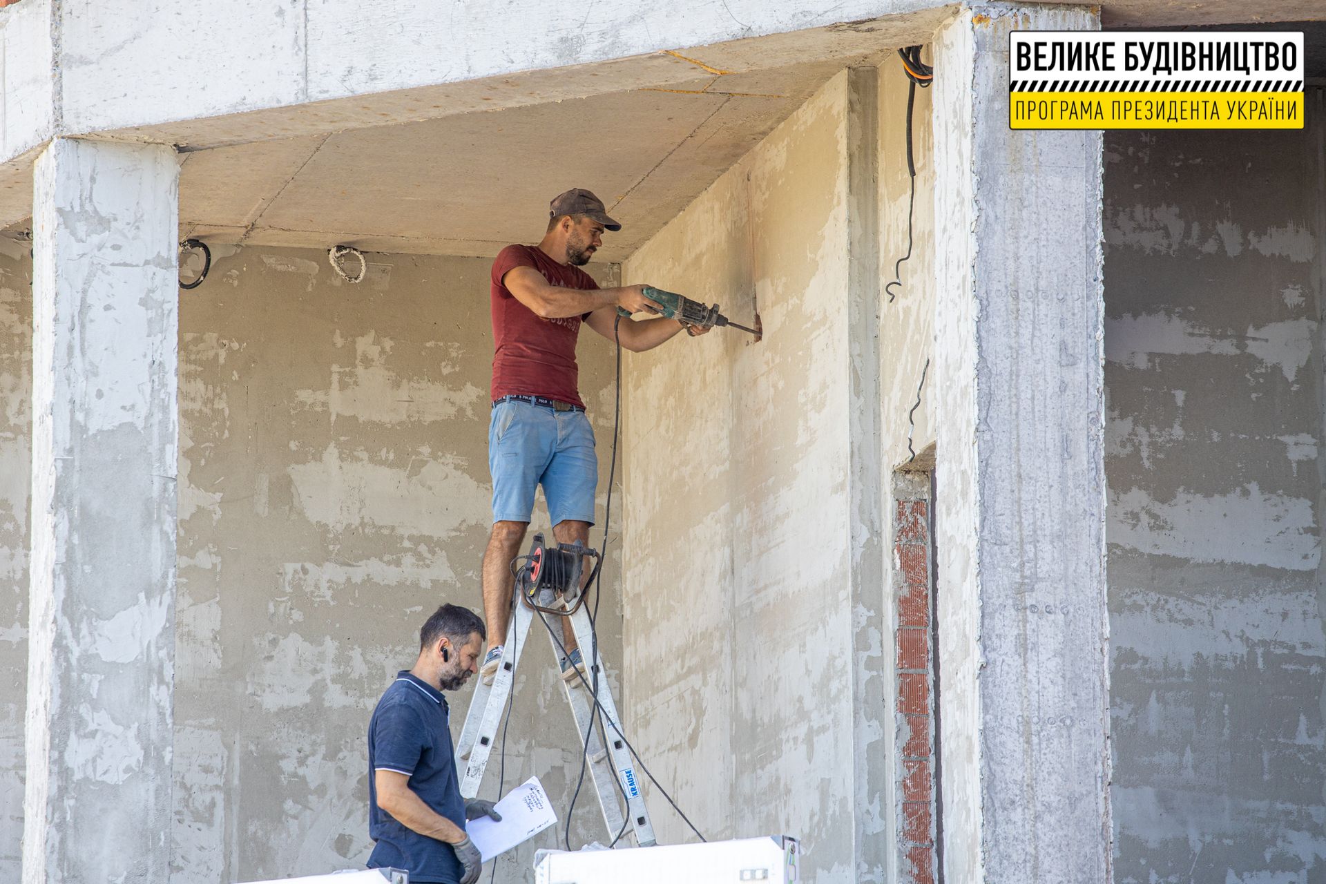 В Слобожанском возводят бассейн для взрослых и детей