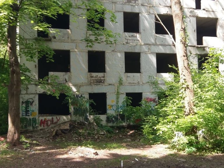 заброшенный дом