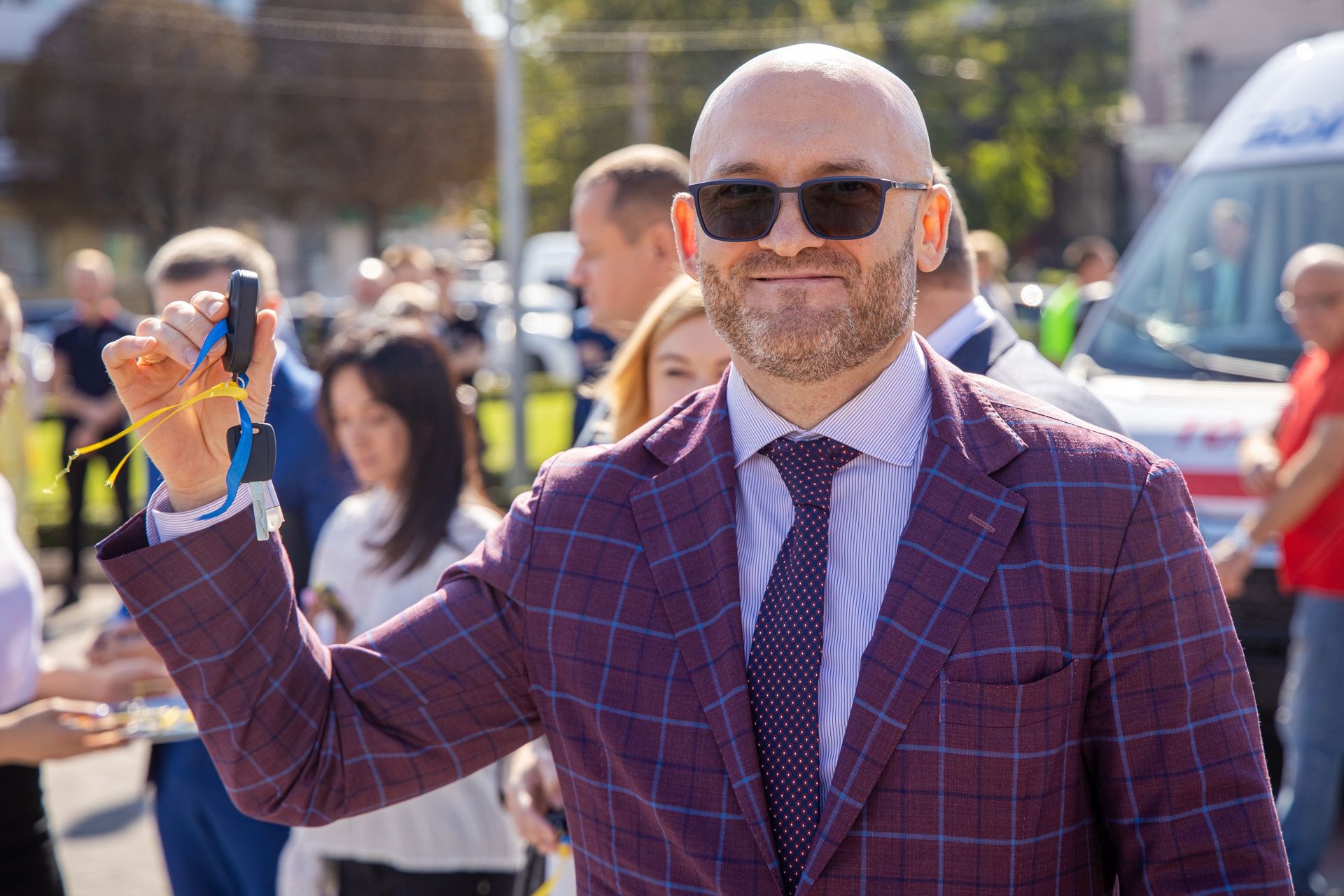 Каменской станции экстренной медпомощи передали 26 новых «скорых»