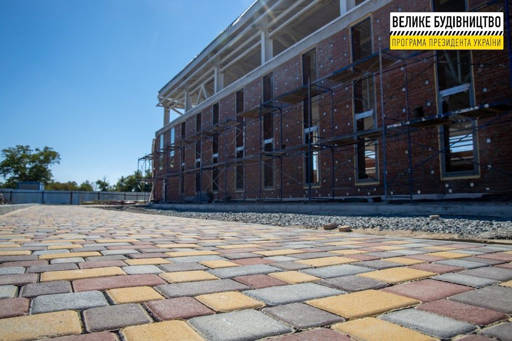 Для никопольчан возводят современный спорткомплекс