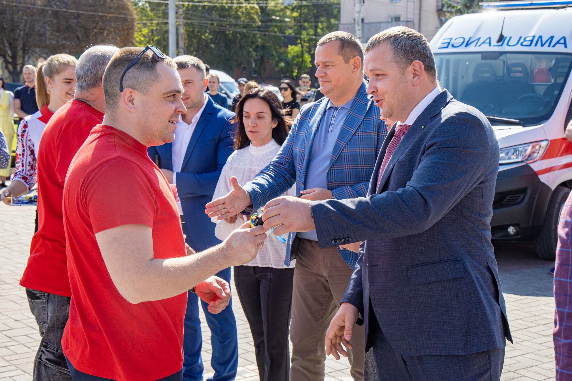 Каменской станции экстренной медпомощи передали 26 новых «скорых»