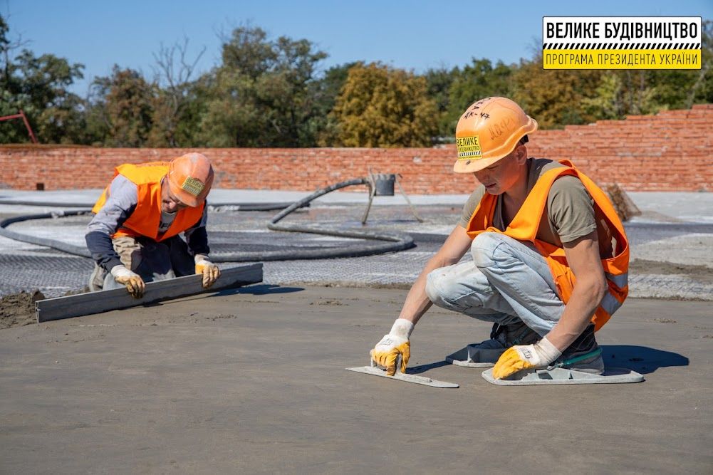 Для никопольчан возводят современный спорткомплекс