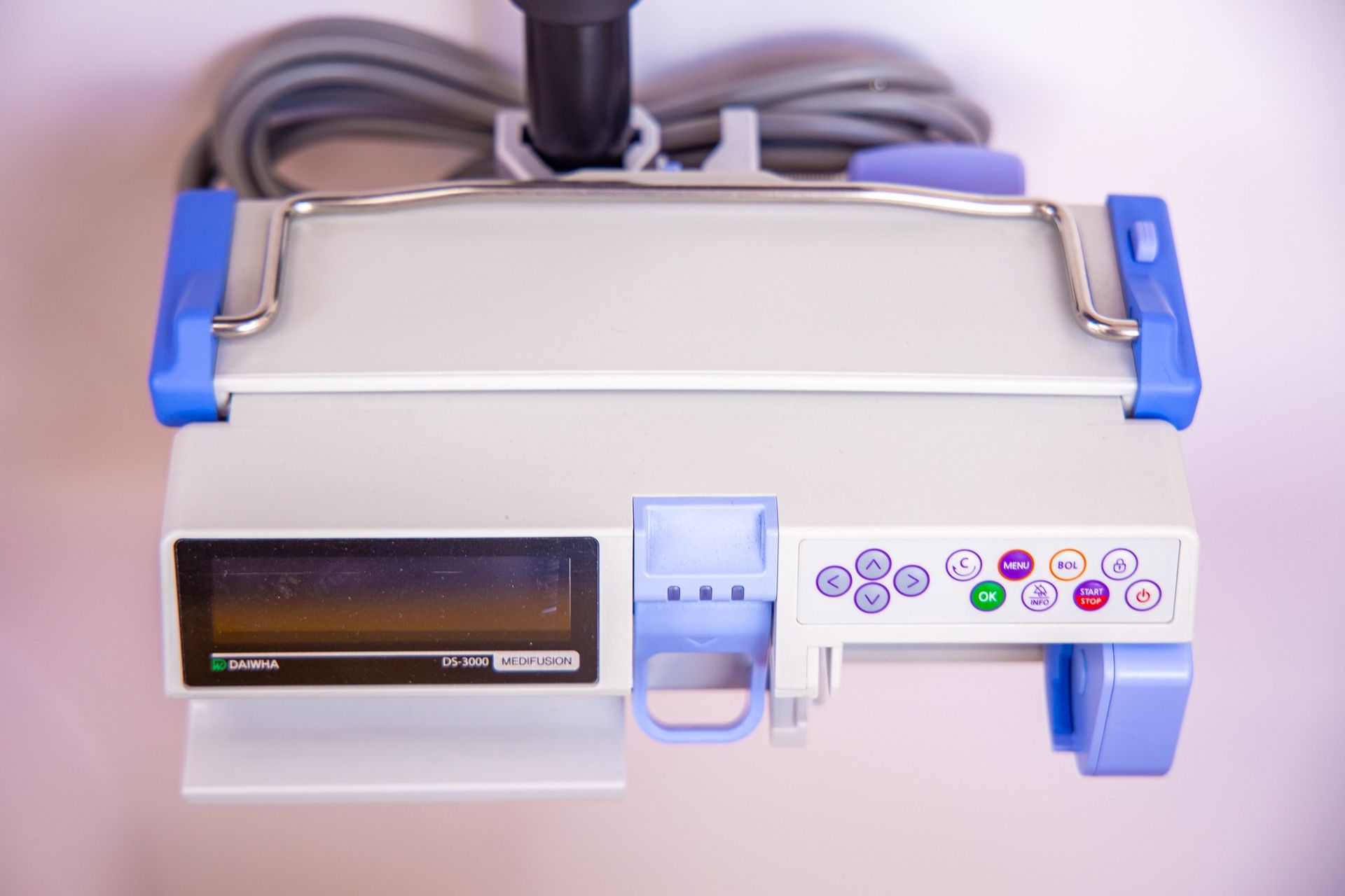 Каменской станции экстренной медпомощи передали 26 новых «скорых»