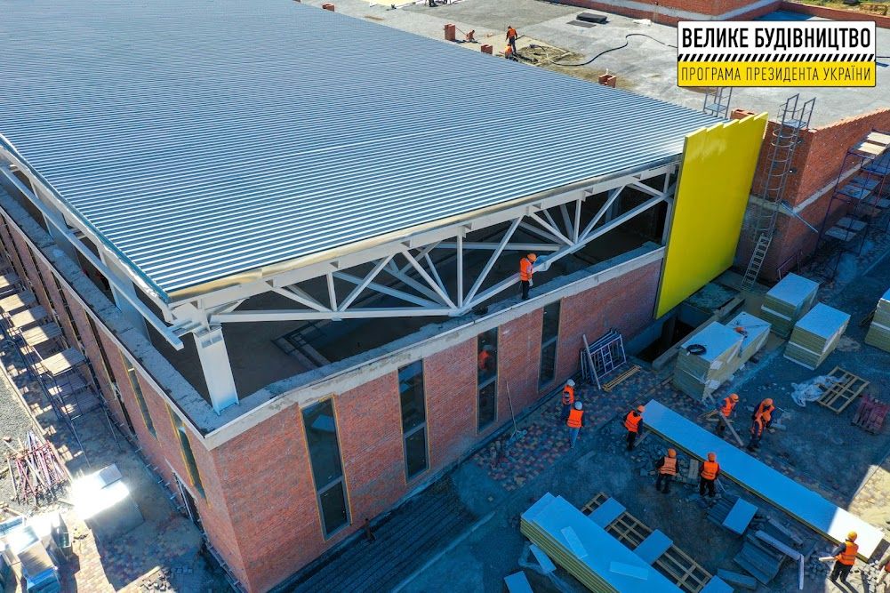 Для никопольчан возводят современный спорткомплекс