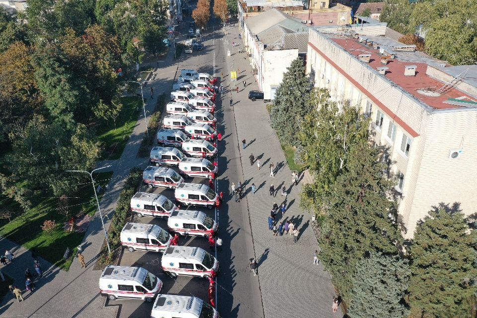 Павлоградская станция экстренной медпомощи получила новые «скорые»
