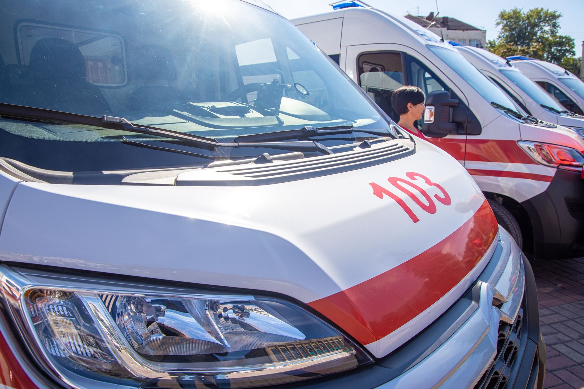 Каменской станции экстренной медпомощи передали 26 новых «скорых»