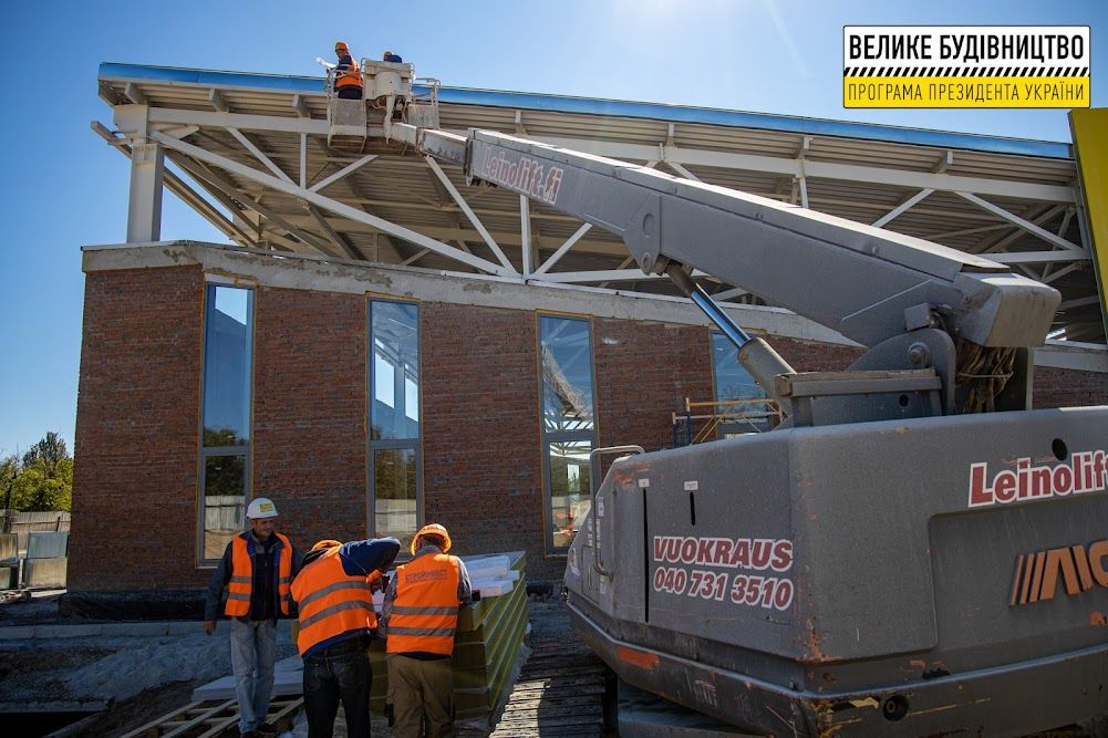 Для никопольчан возводят современный спорткомплекс