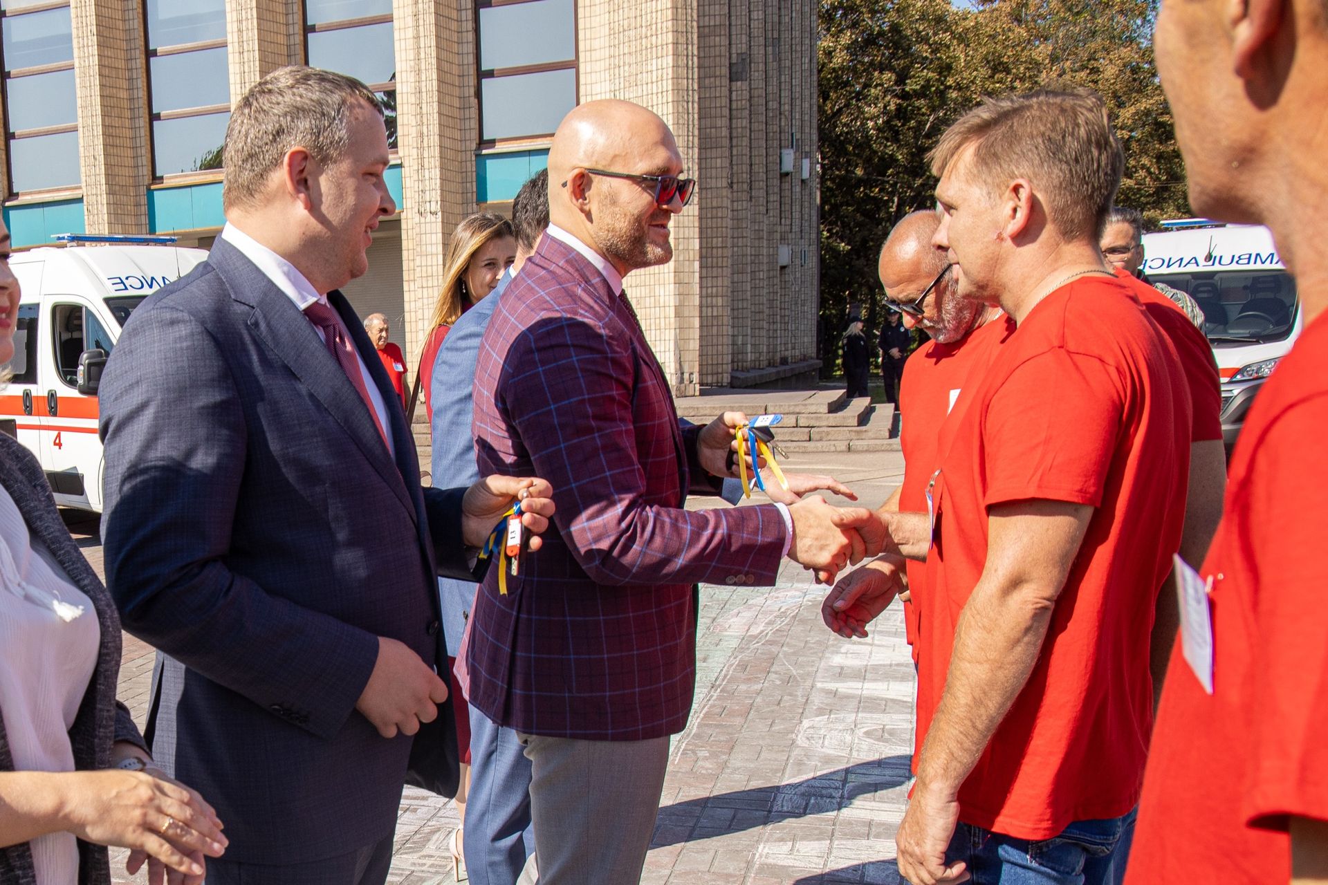 Каменской станции экстренной медпомощи передали 26 новых «скорых»