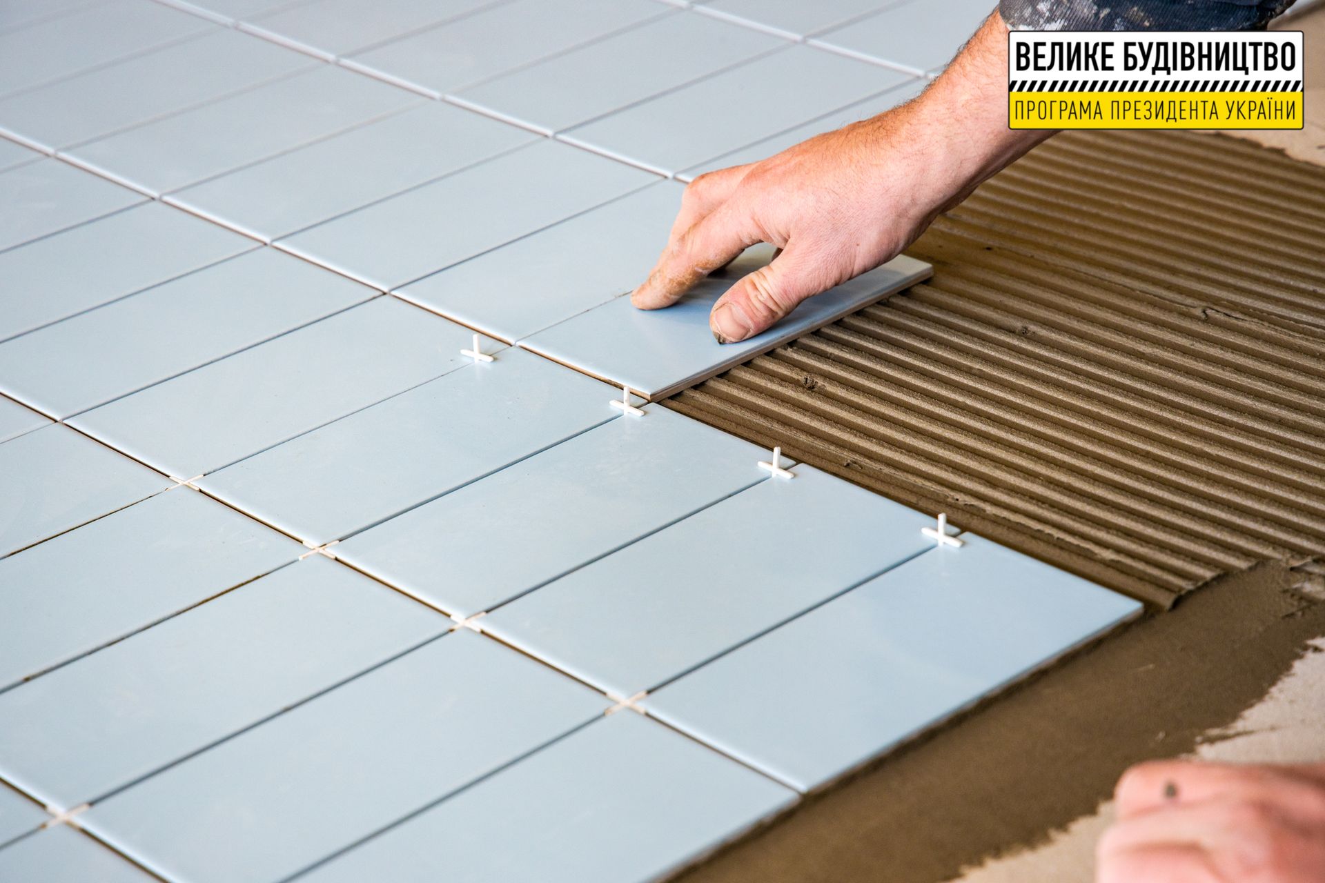 Для взрослых и детей: в Слобожанском завершают строительство бассейна