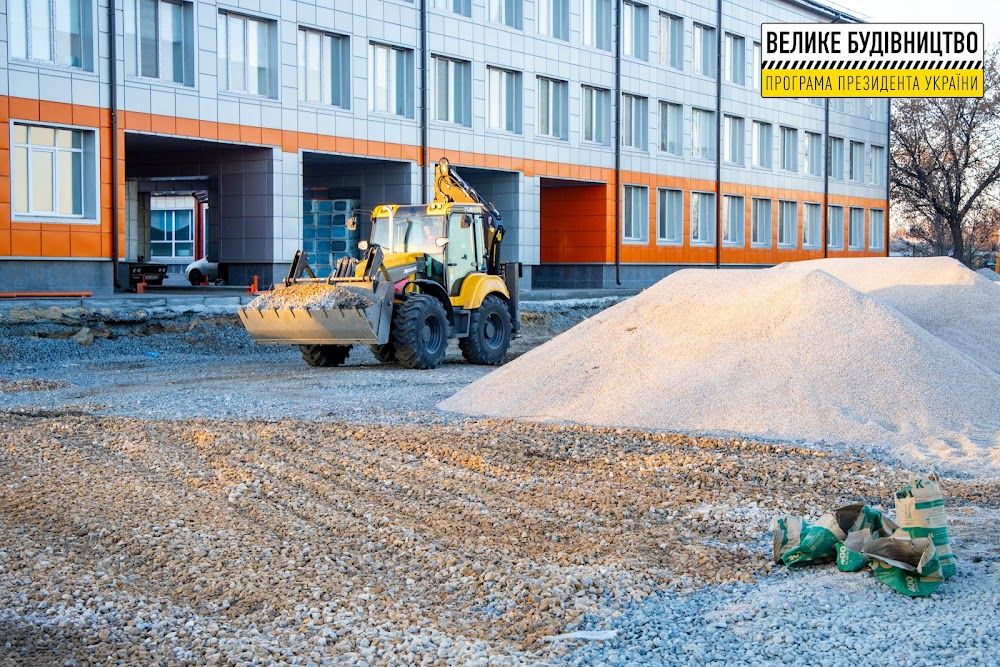 В Петропавловском лицее №2 обновляют стадион