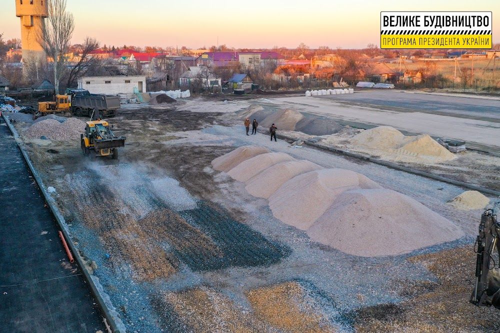 В Петропавловском лицее №2 обновляют стадион