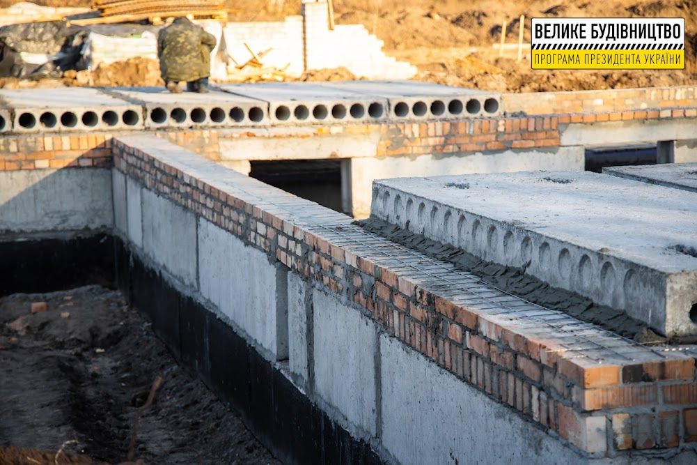 В Петровке возводят «с нуля» уютный дом для детей-сирот