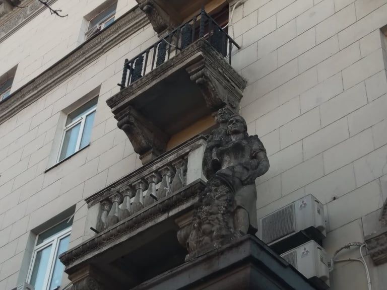 здание сталинка