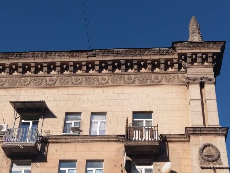 здание сталинка