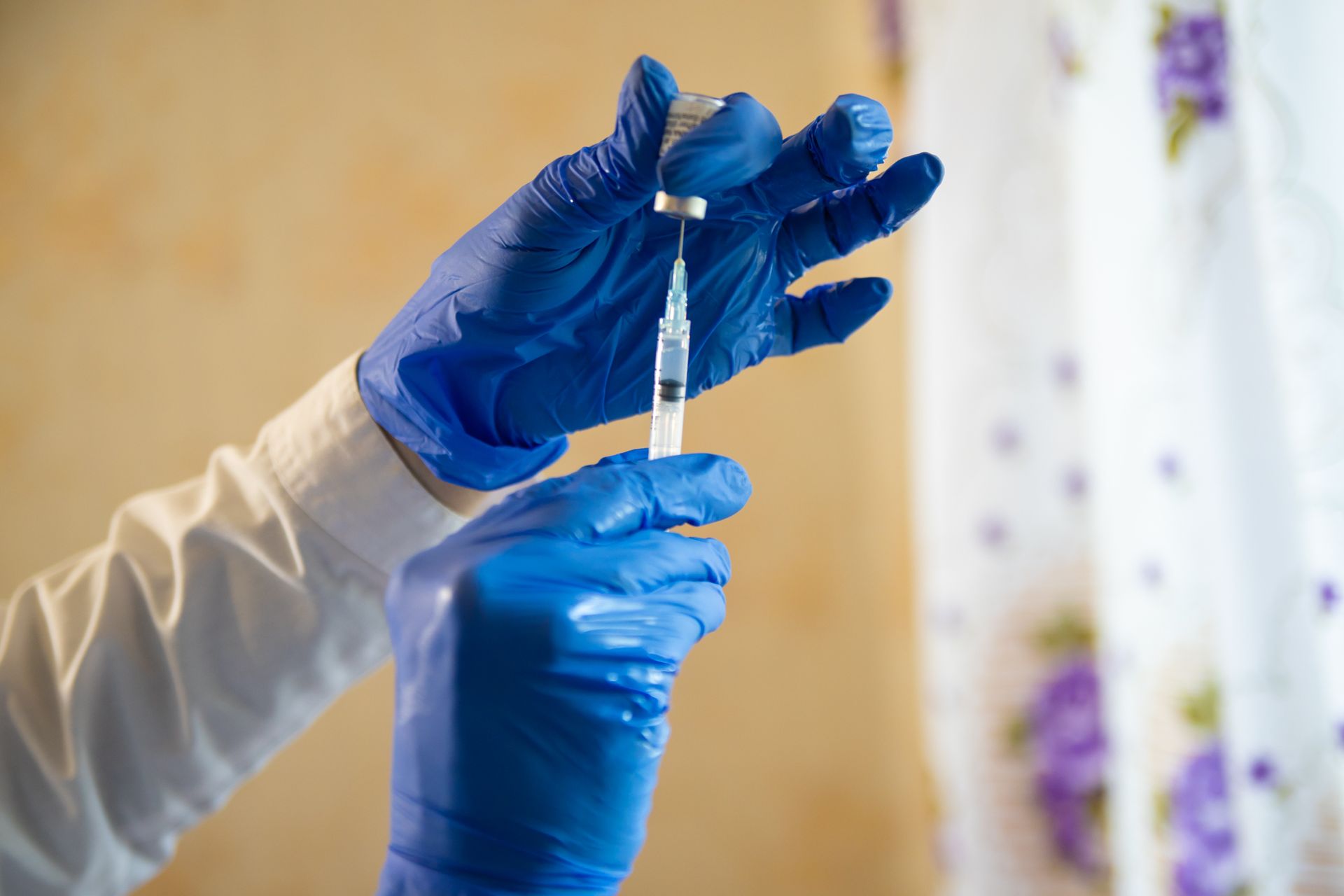 На Днепропетровщине ежедневно делают почти 30 тысяч прививок от Covid-19