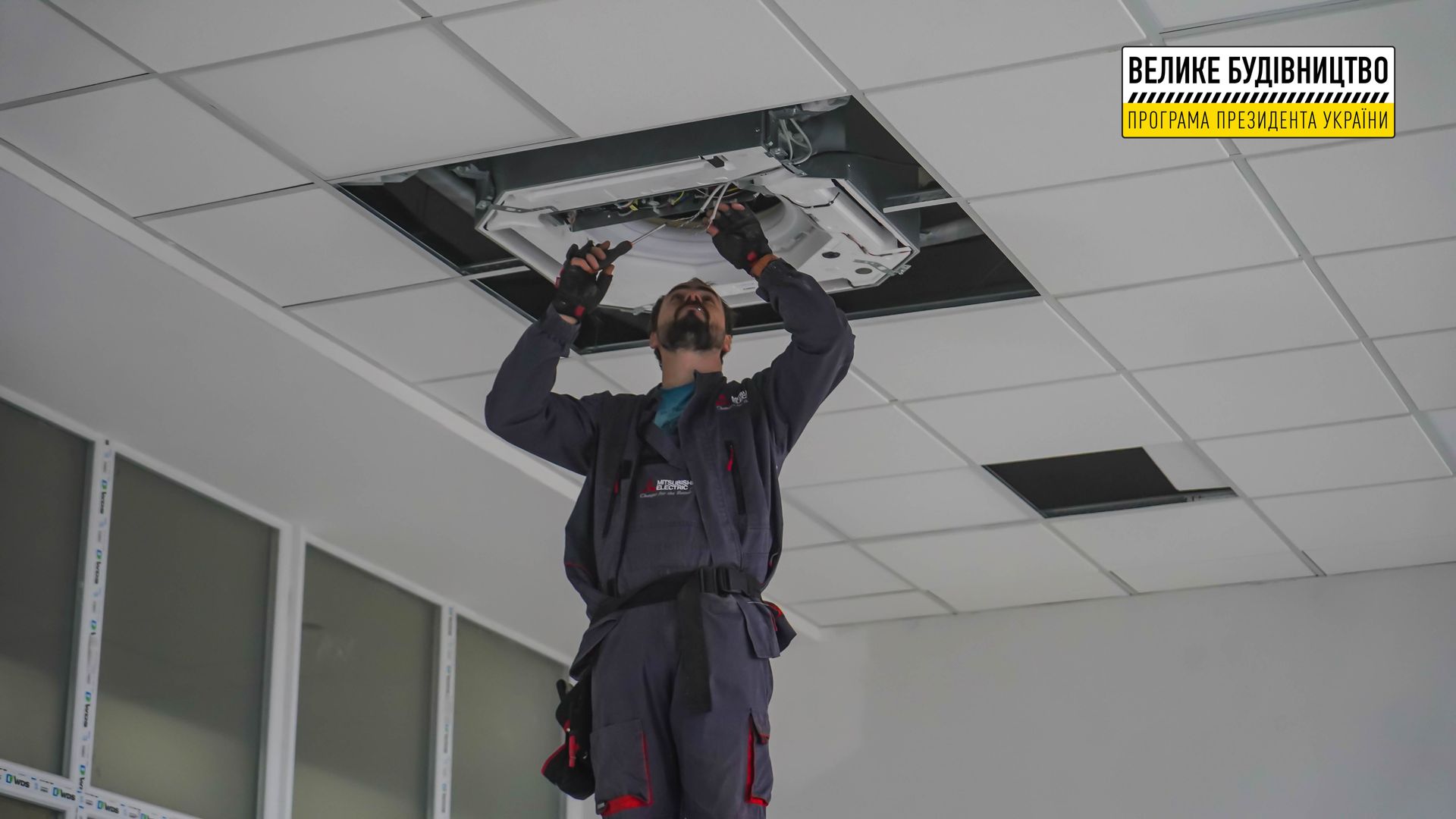 В Слобожанском заканчивают строить «с нуля» бассейн