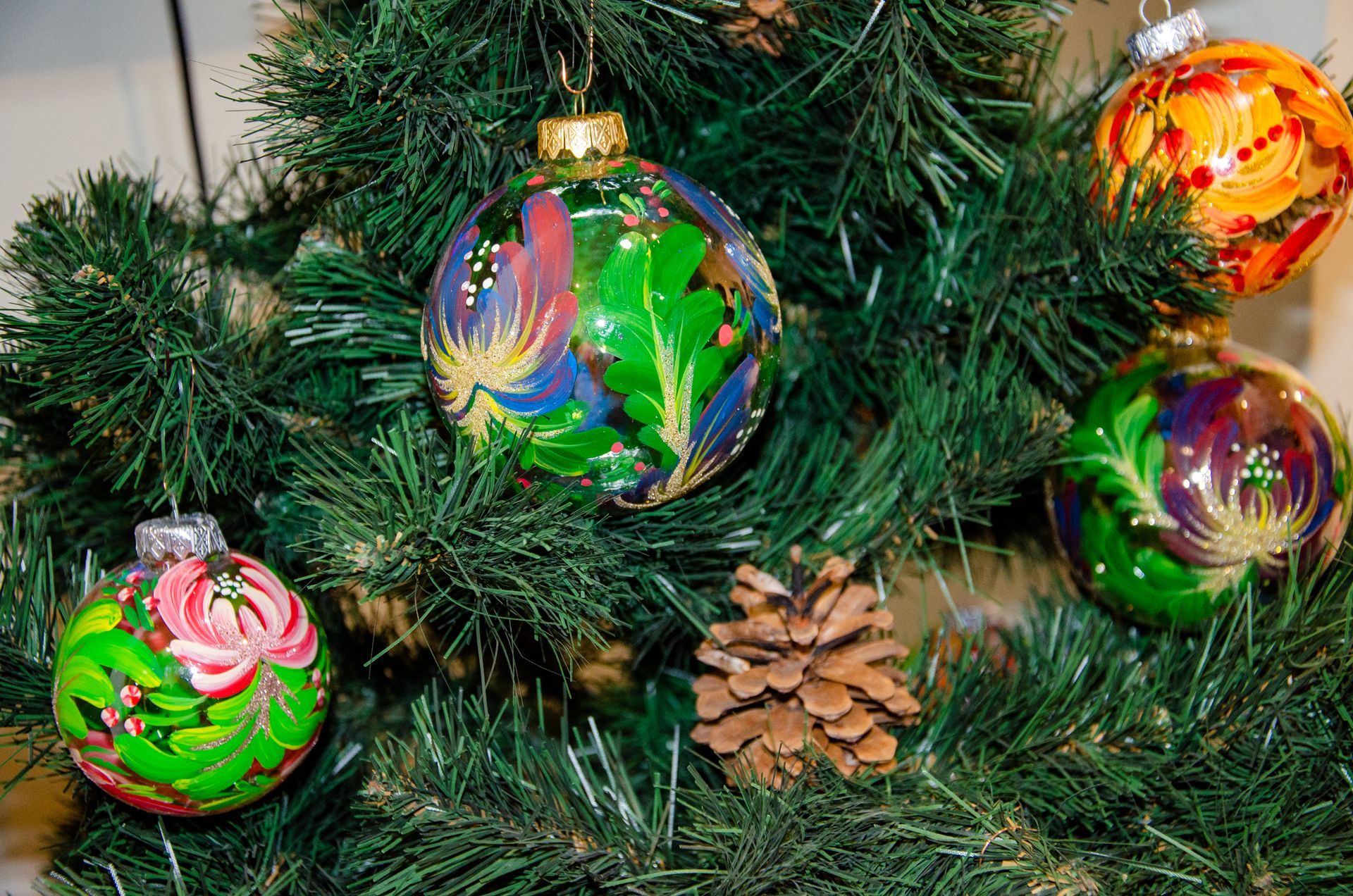 В Днепровском музее украинской живописи стартовала культурно-художественная акция «Праздничная Петриковка»