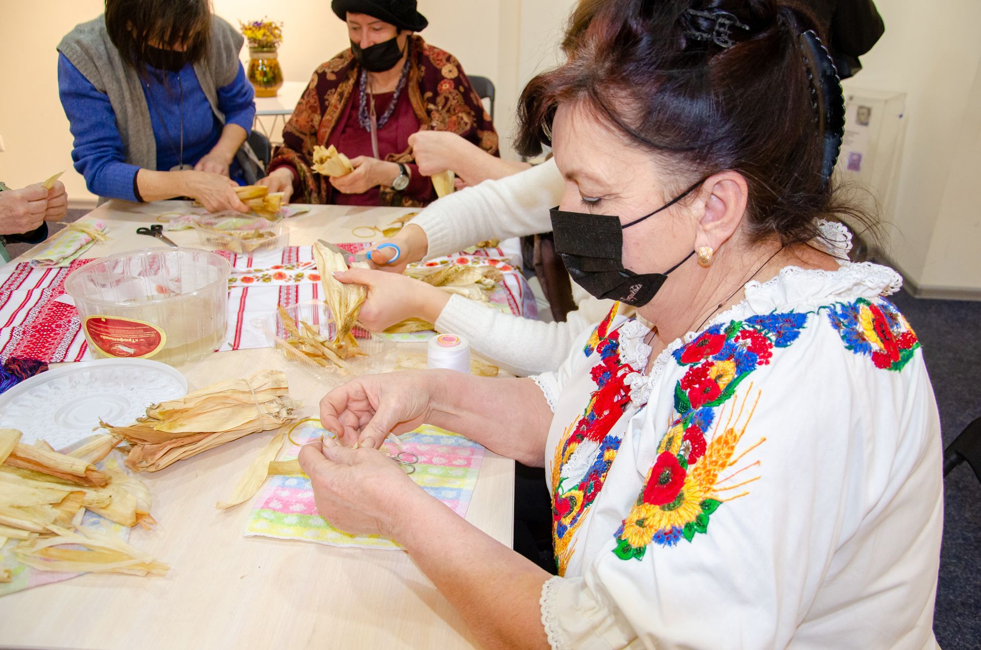 В Днепровском музее украинской живописи стартовала культурно-художественная акция «Праздничная Петриковка»