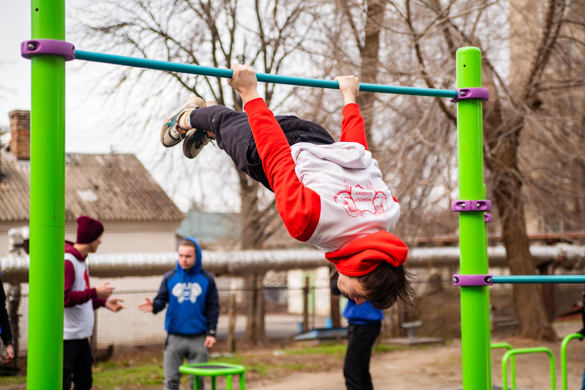 В Днепре мастер-классом по воркауту открыли мультифункциональные спортплощадки