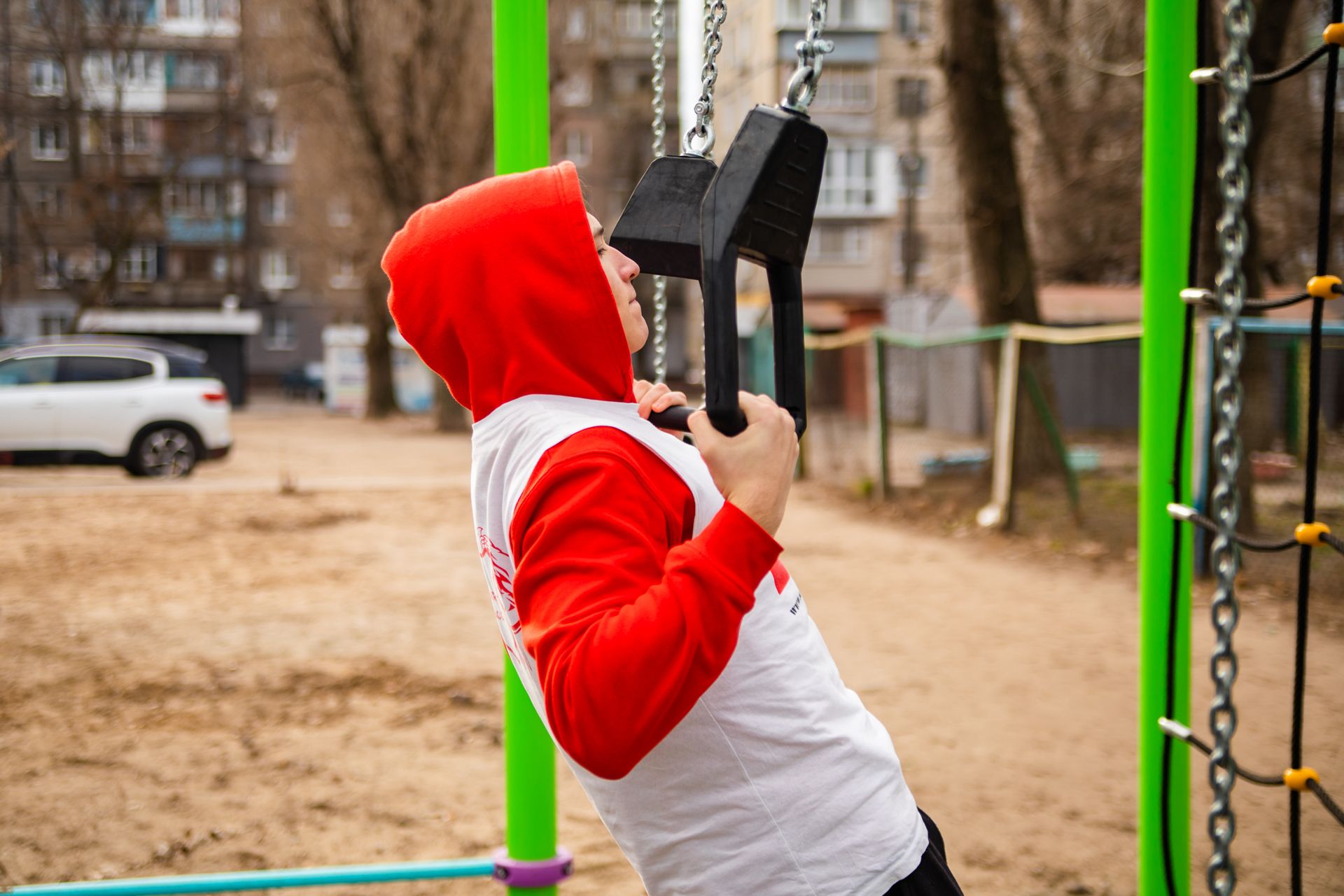 В Днепре мастер-классом по воркауту открыли мультифункциональные спортплощадки