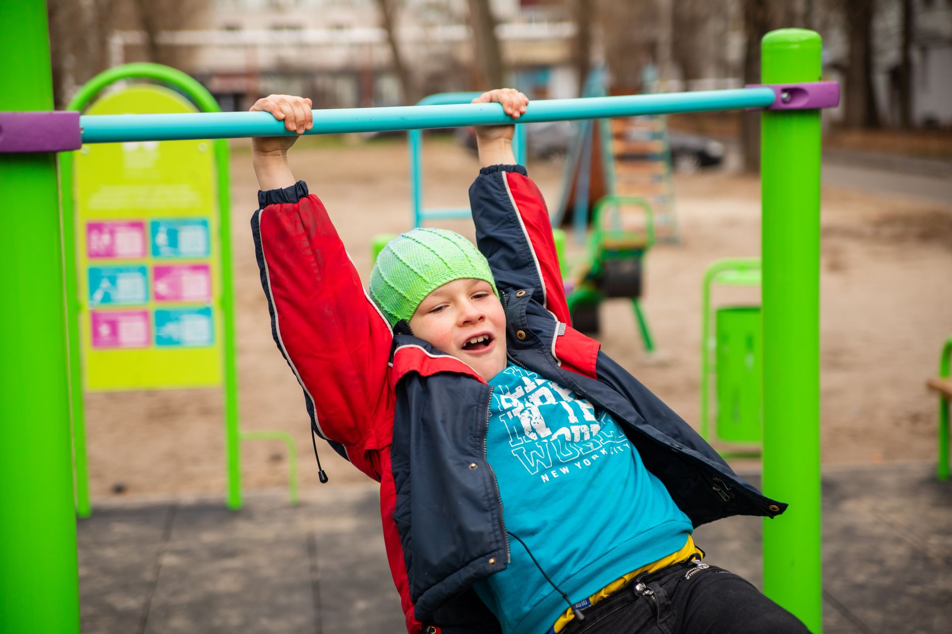 В Днепре мастер-классом по воркауту открыли мультифункциональные спортплощадки