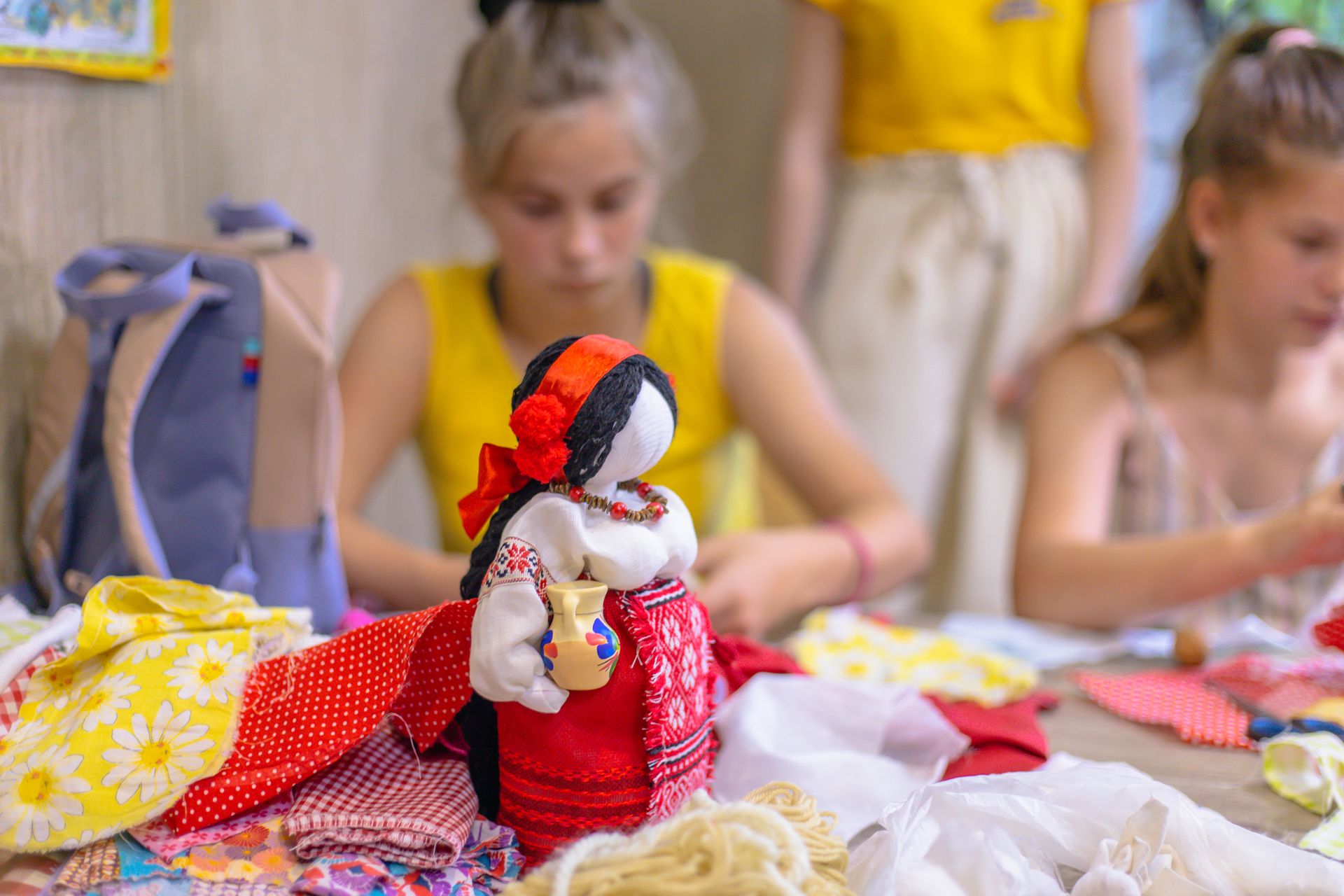 В Днепре для детей-переселенцев проводят бесплатные занятия