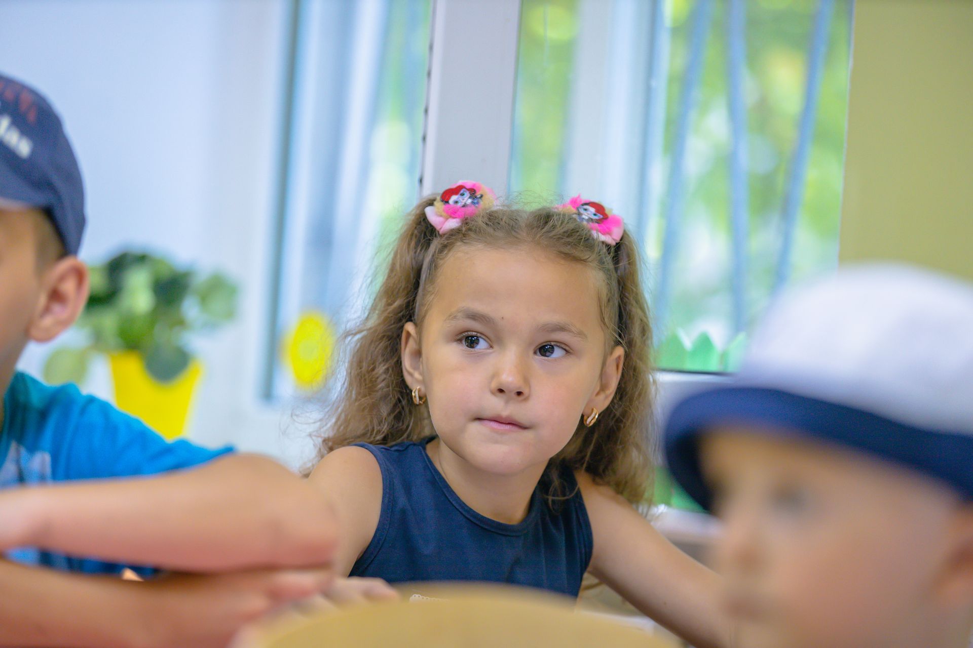 В Днепре для детей-переселенцев проводят бесплатные занятия