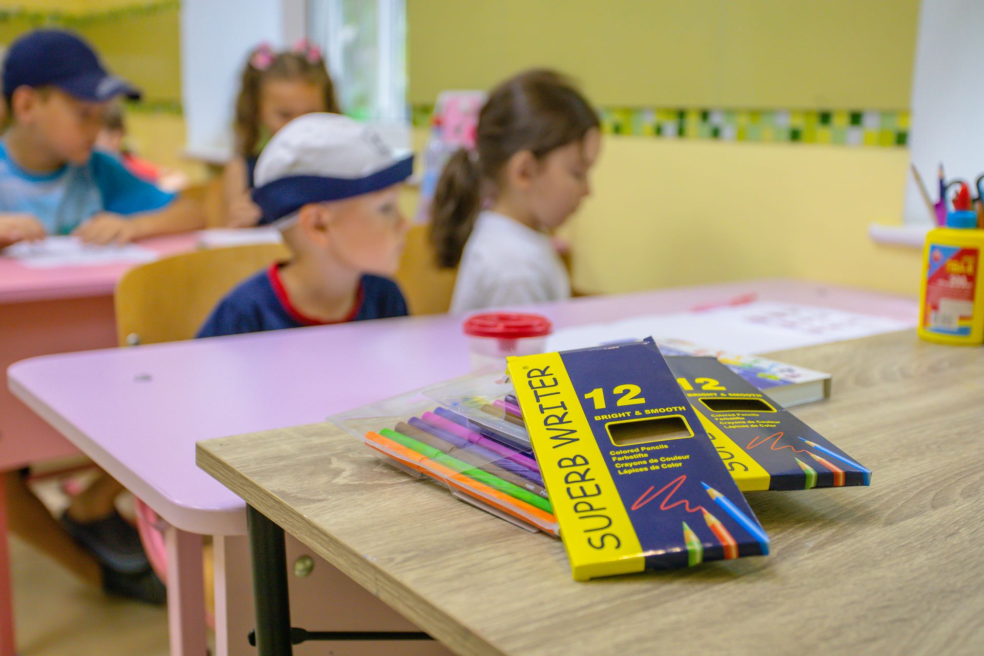 В Днепре для детей-переселенцев проводят бесплатные занятия