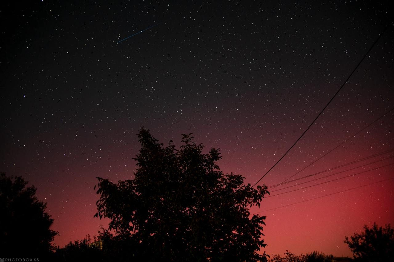 В небе над Днепром в третий раз за год появилось "северное сияние": волшебные фото