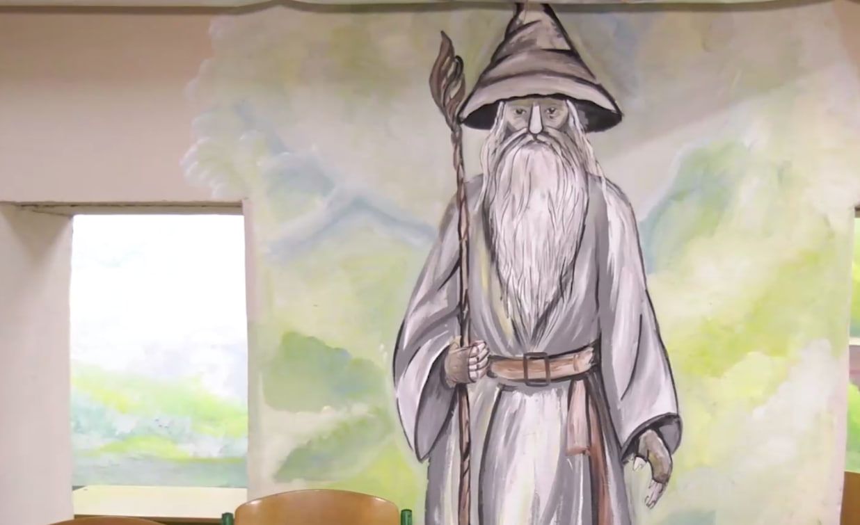 У Дніпрі створили магічне укриття з ельфами та хобітами 