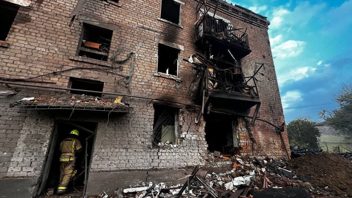 У Кривому Розі через ракетний удар постраждала ціла родина: у якому стані потерпілі