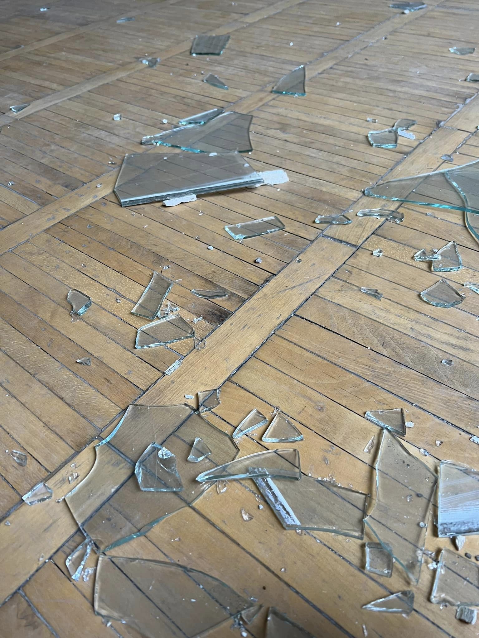 У Дніпрі внаслідок ракетного обстрілу постраждало студмістечко ДНУ: що пошкоджено