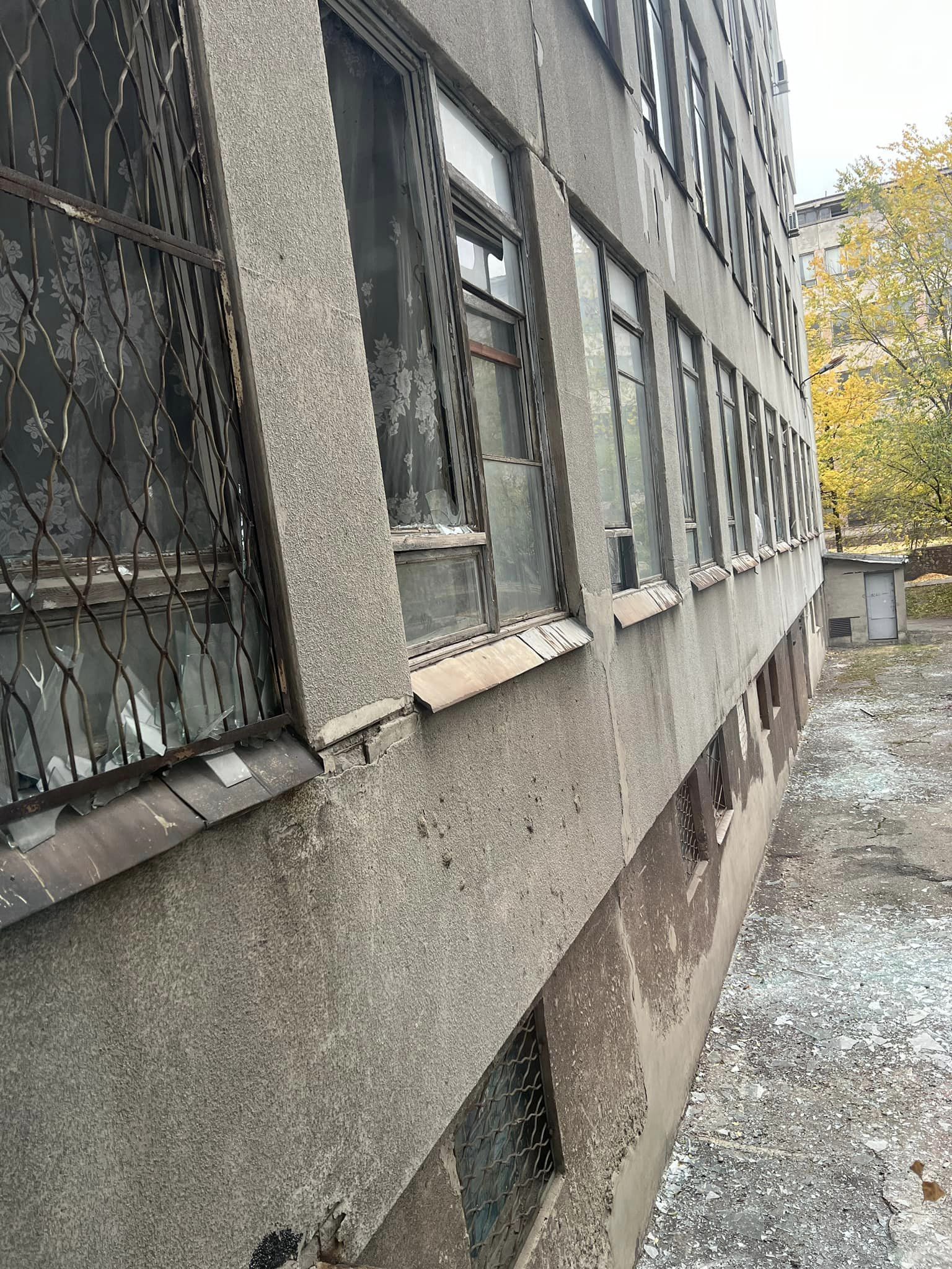 У Дніпрі внаслідок ракетного обстрілу постраждало студмістечко ДНУ: що пошкоджено