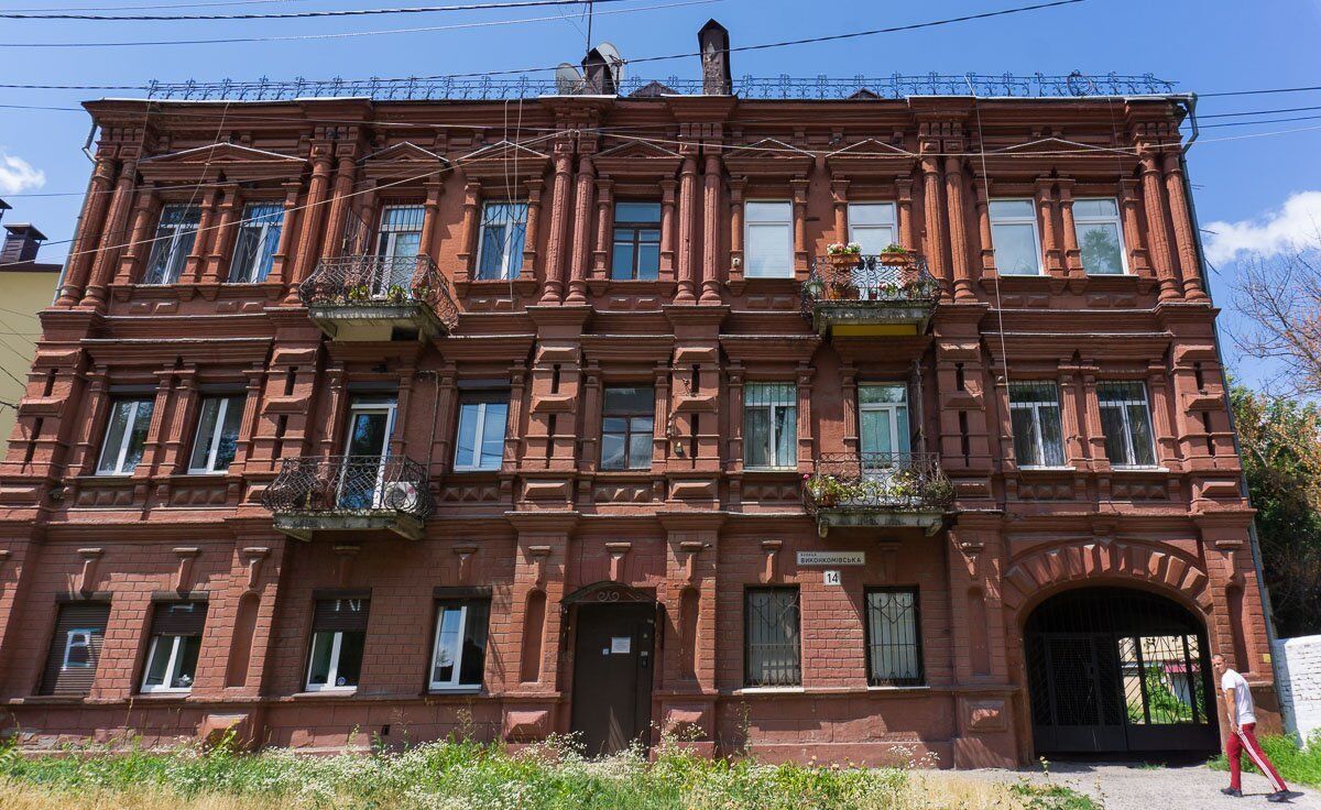 исполкомовская дом с 1 стеной