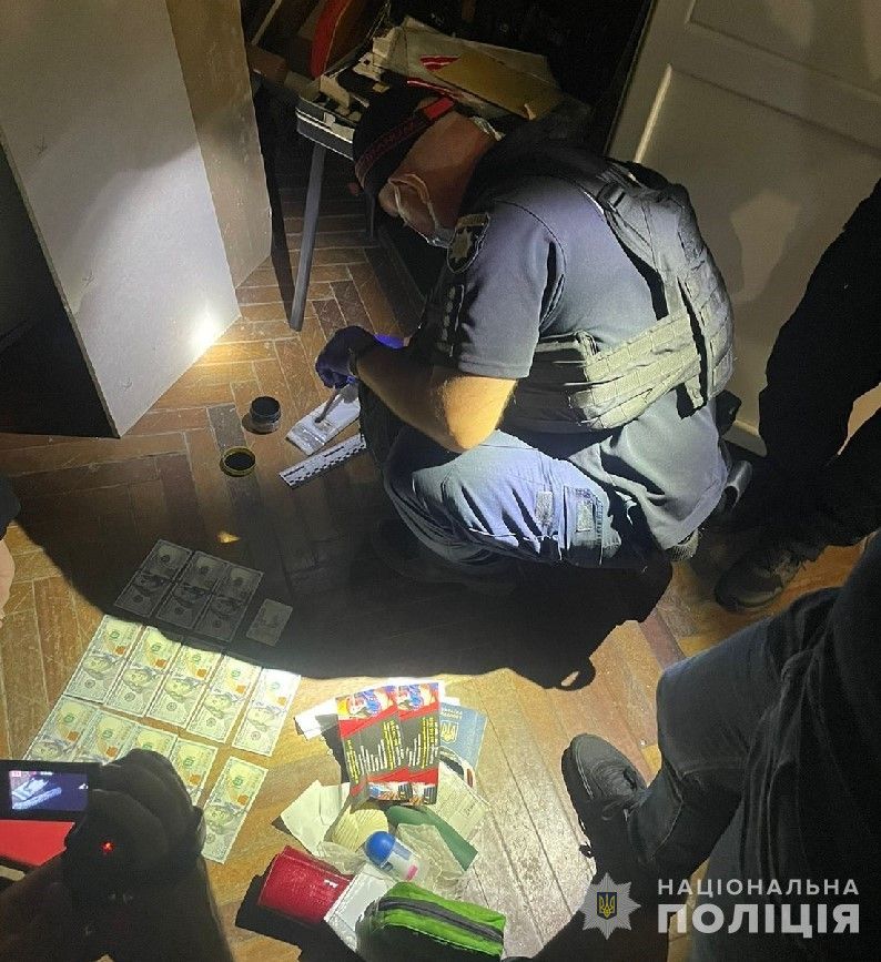 У Кривому Розі працівниці громадської організації допомагали чоловікам втекти за кордон