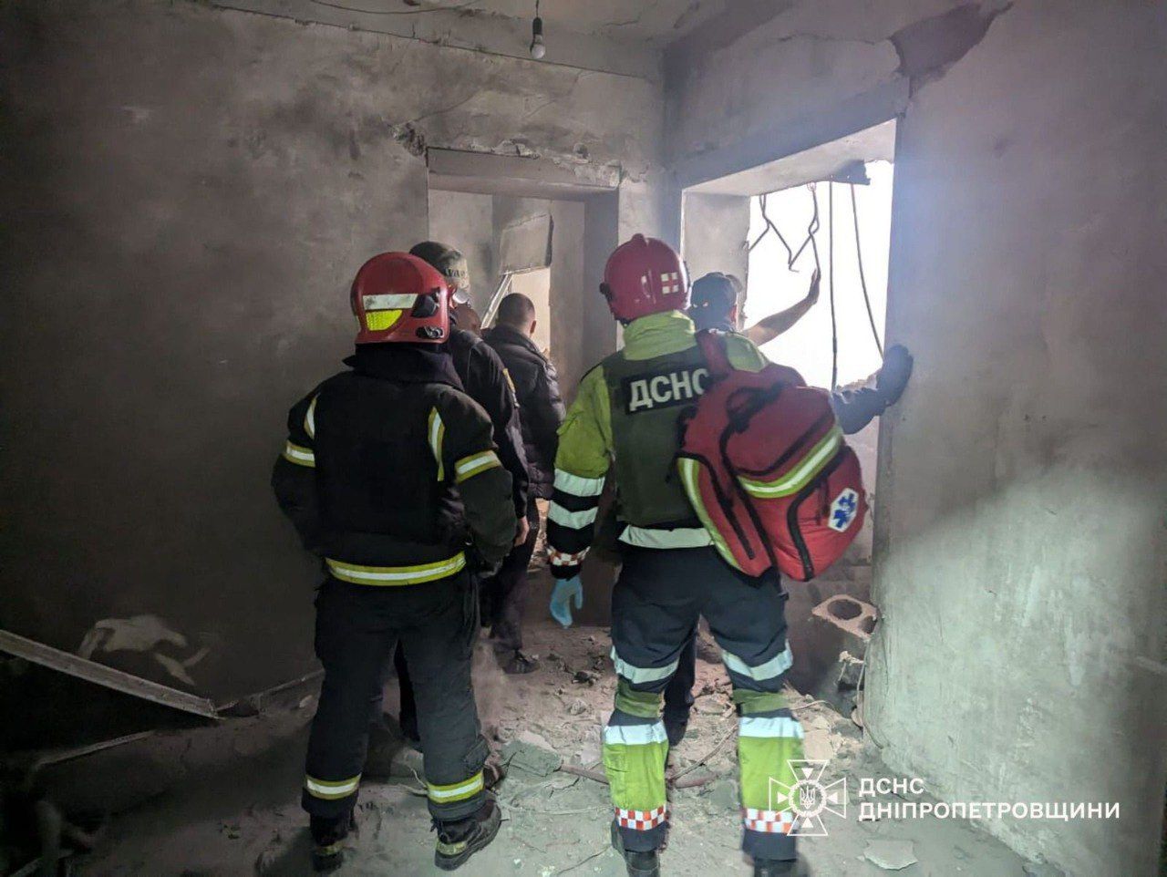 Появились фото последствий ракетной атаки на Кривой Рог