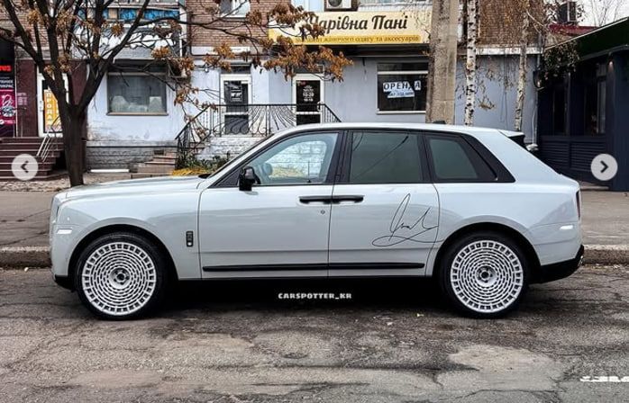 В Кривом Роге заметили один из самых дорогих внедорожников в мире (фото)