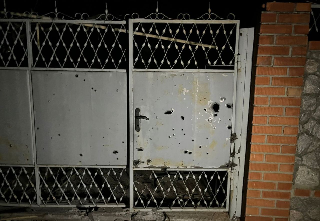 Ворог вночі та зранку атакував Дніпропетровщину: пошкоджені гімназія та санаторій