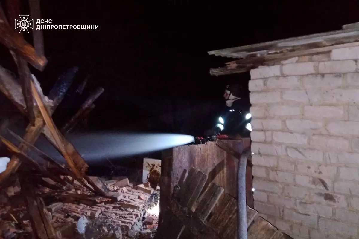 Люди залишилися без житла: на Дніпропетровщині вночі згорів будинок