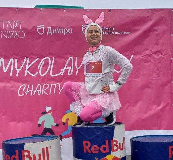 В Днепре по набережной бегали Санты, эльфы и гномы