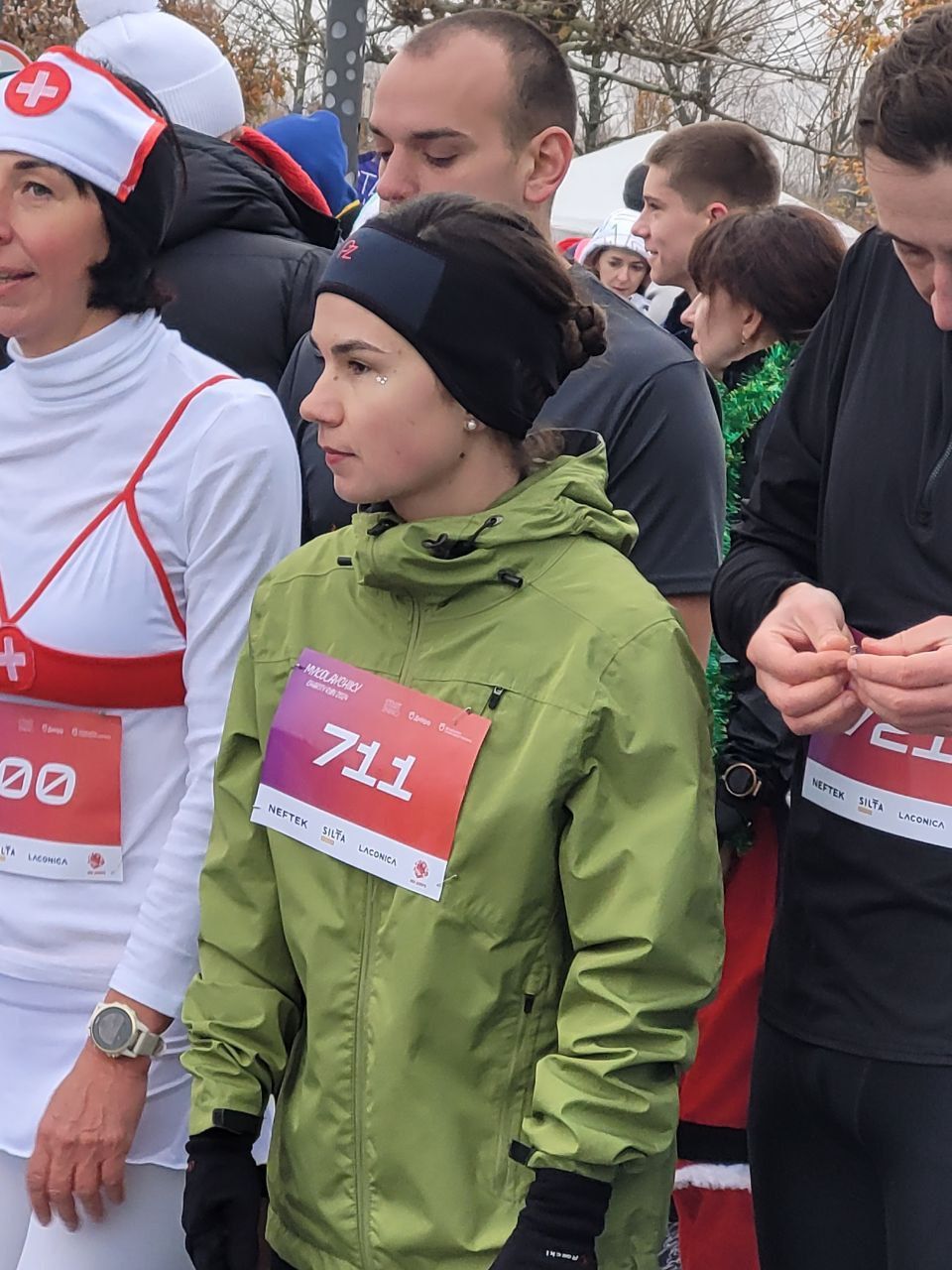 В Днепре по набережной бегали Санты, эльфы и гномы