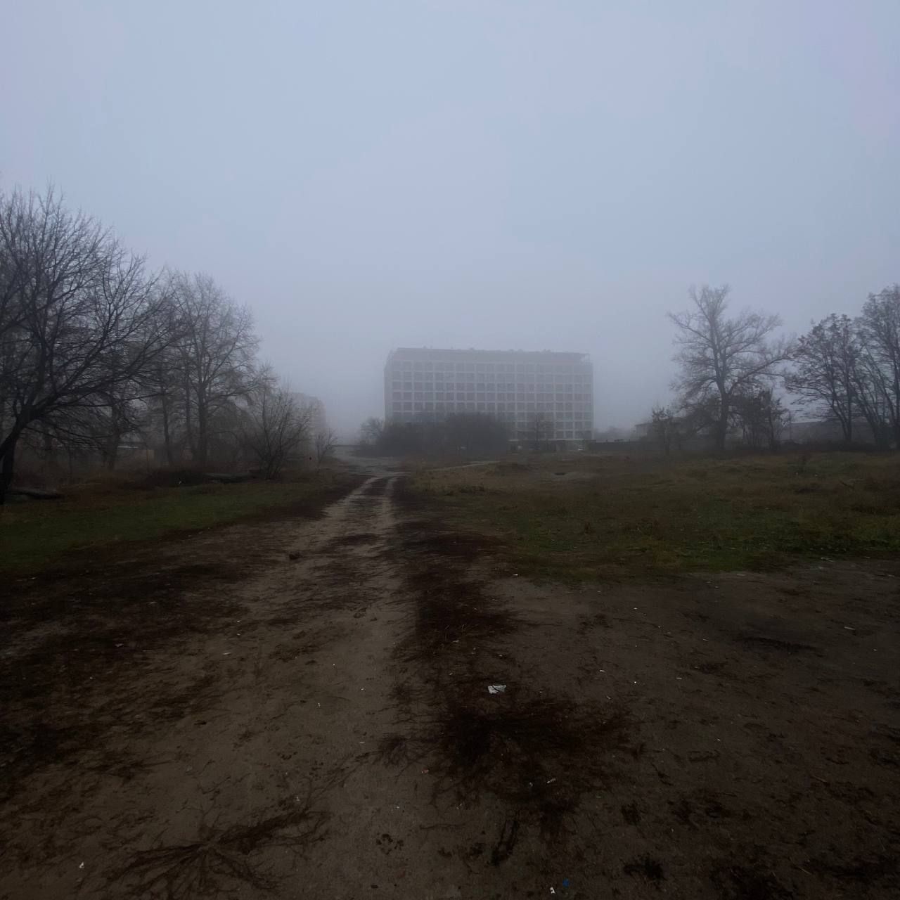 Щільний туман за годину перетворив Дніпро на Silent Hill: містичні фото