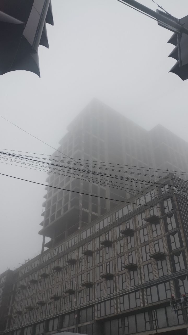Щільний туман за годину перетворив Дніпро на Silent Hill: містичні фото