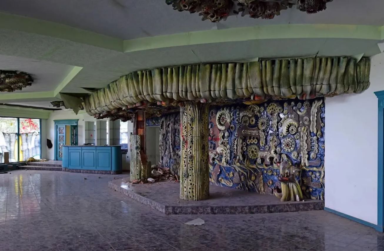 Панно в ресторані "Маяк"