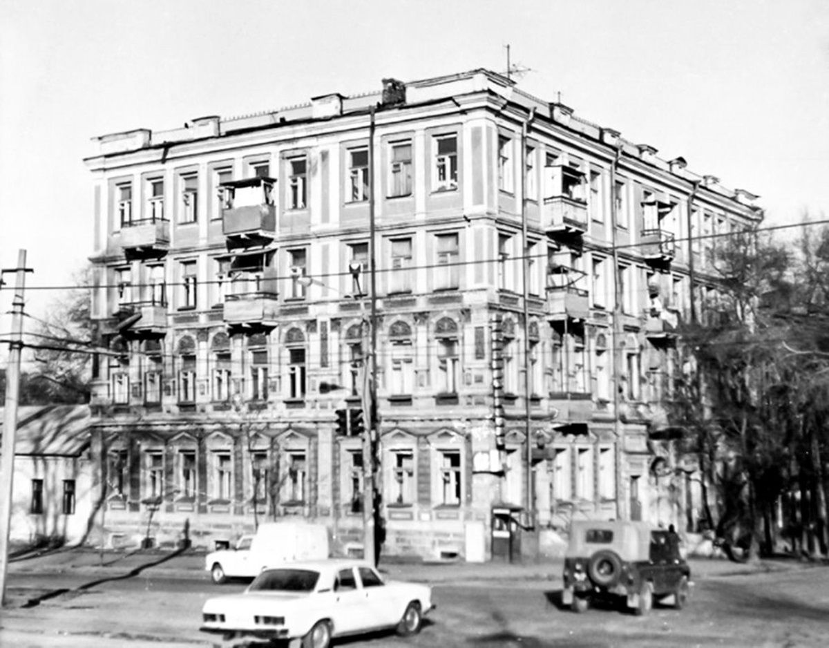 теперь тут бизнес центр современность