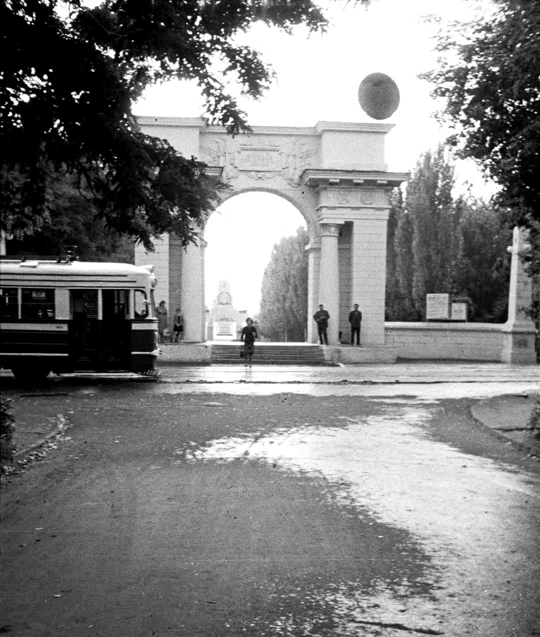 В Днепре показали, как выглядел Севастопольский парк 80 лет назад