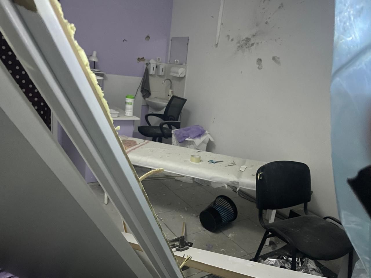 В новогоднюю ночь оккупанты атаковали Днепропетровщину: поврежден медцентр