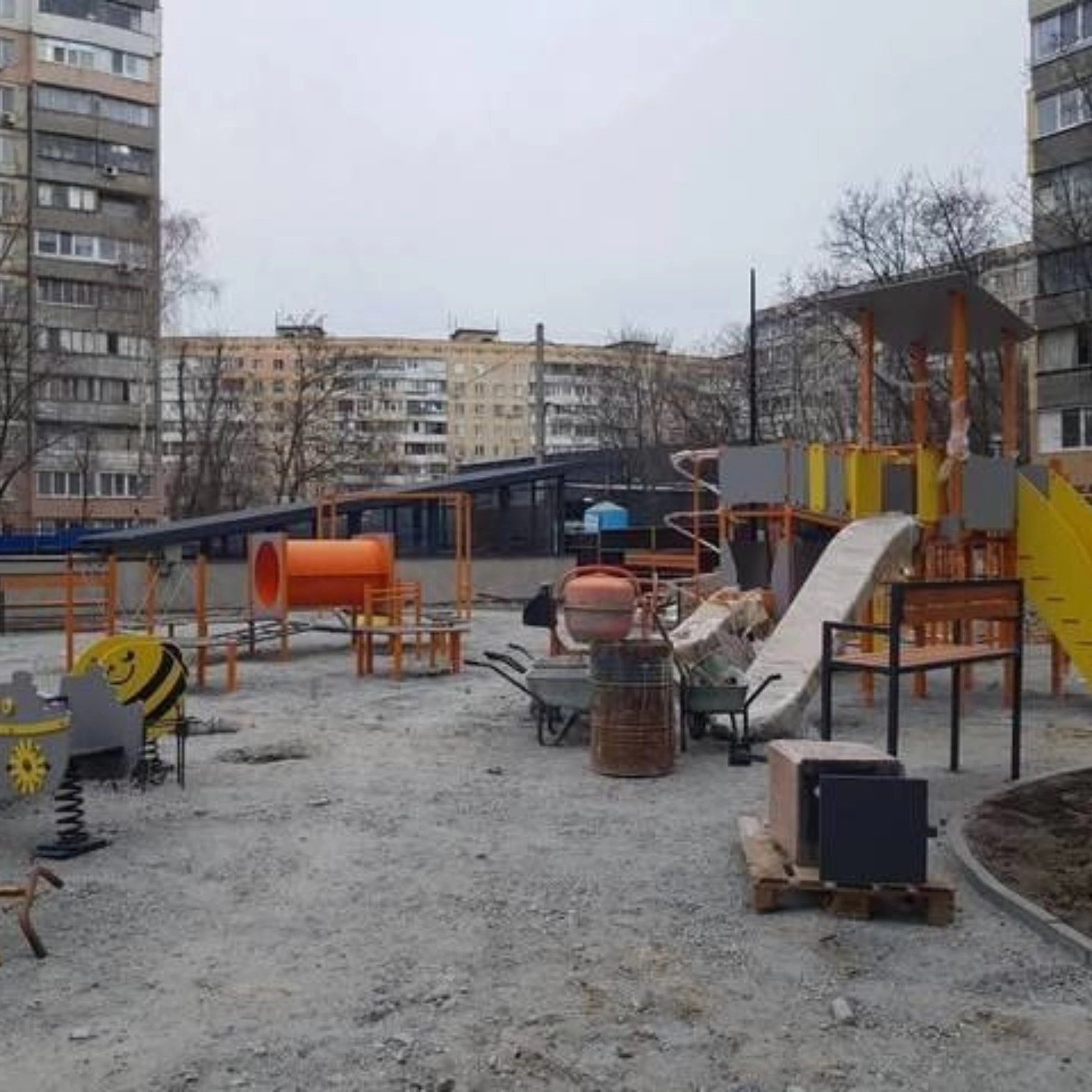 У Дніпрі в Індустріальному районі облаштовують новий сквер 