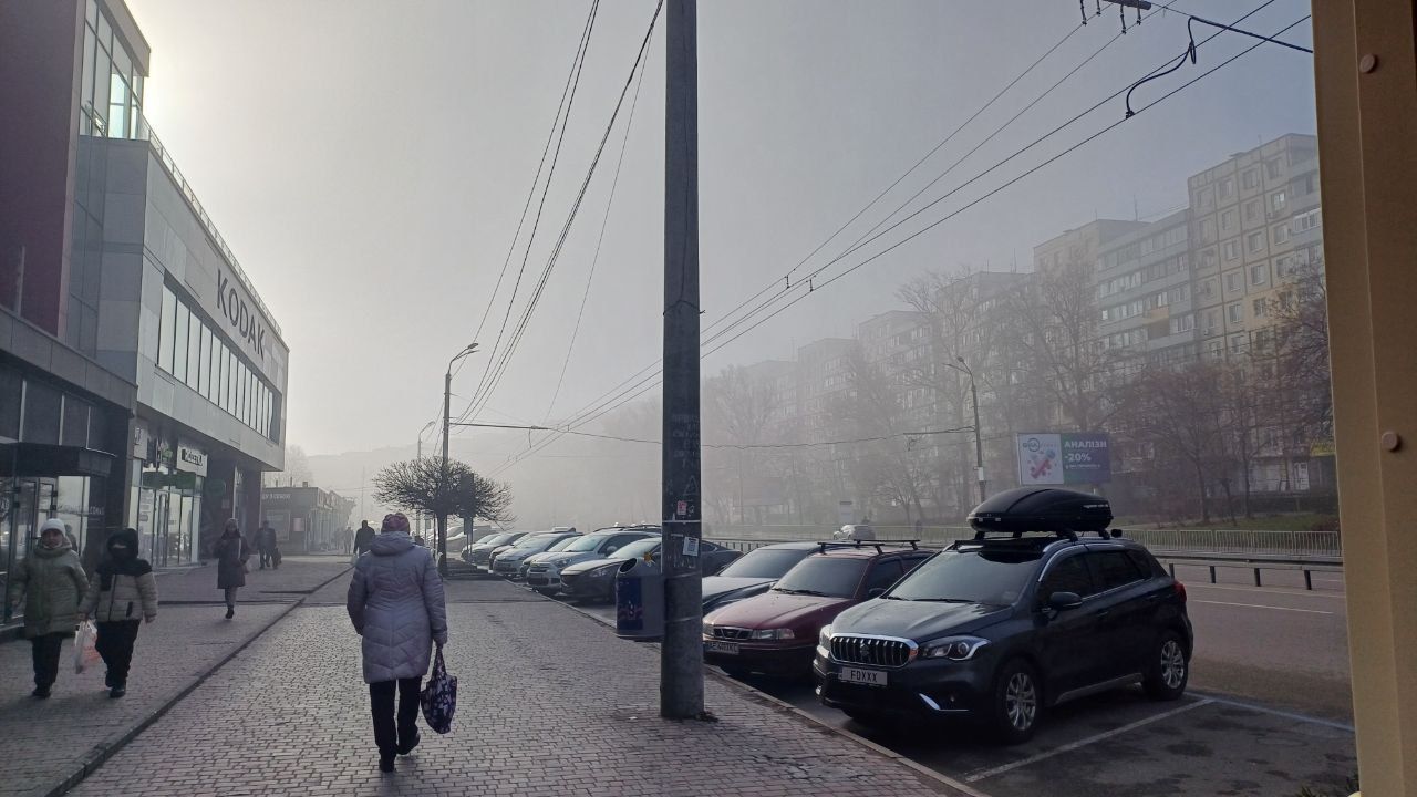 У Дніпрі сильний туман перетворив місто на Silent Hill (фото)